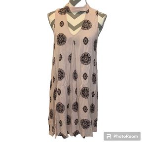 Entro keyhole dress size M